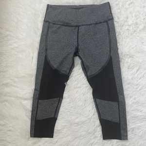 NWT Electric Yoga Color-blocked Mesh Capri. Size Medium
